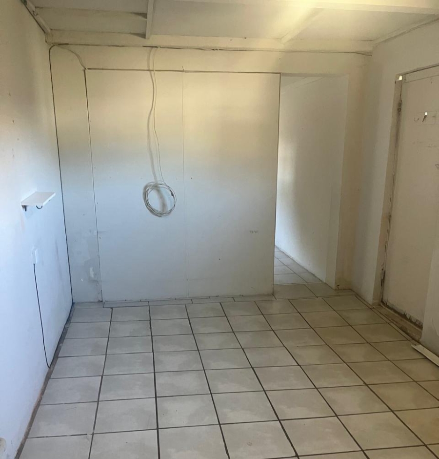 To Let 1 Bedroom Property for Rent in Heuwelkruin Eastern Cape